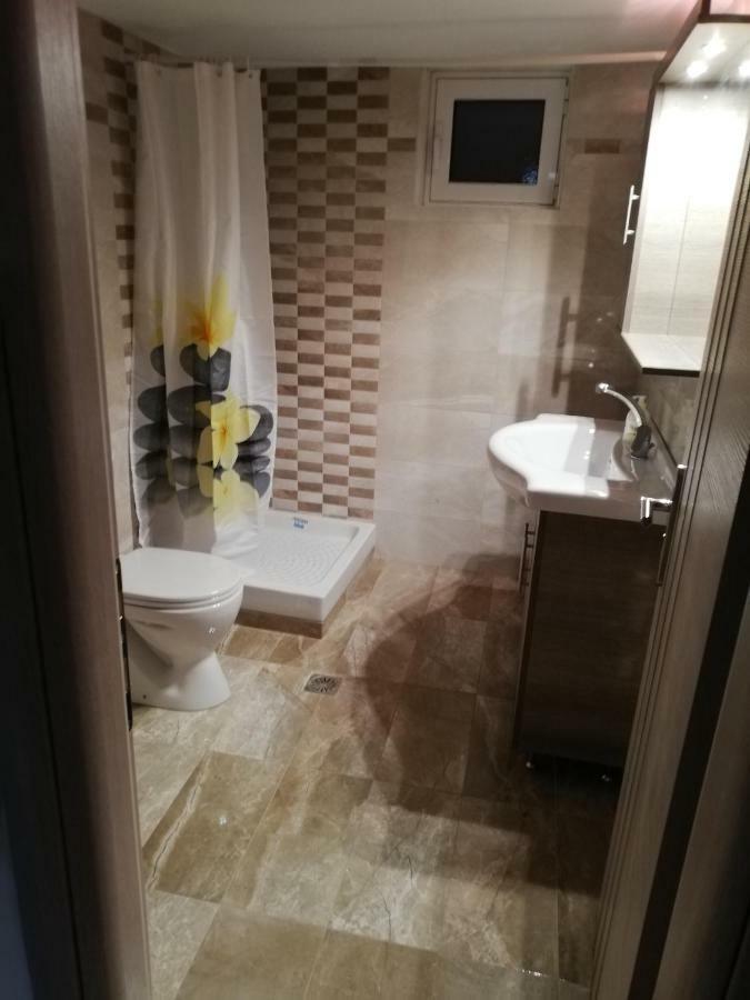 Iremia Rooms 阿达玛斯 外观 照片